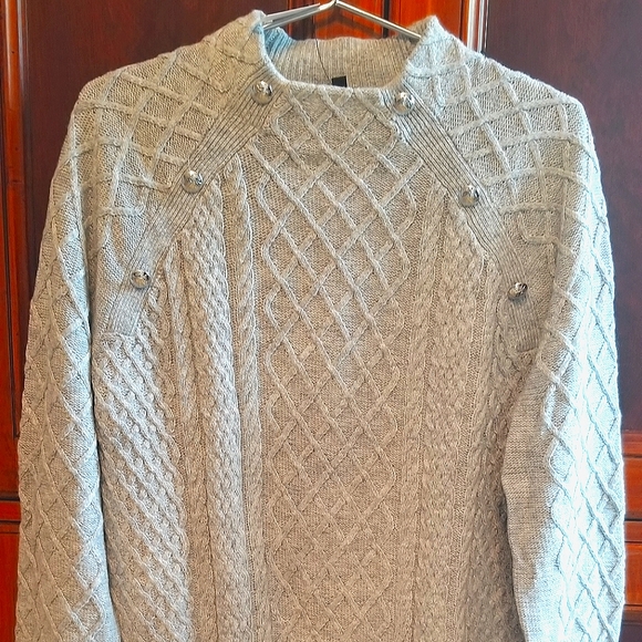 Cable knit mockneck sweater, medium - Picture 1 of 4